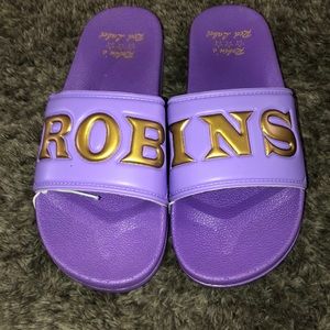Robin’s Jean slippers